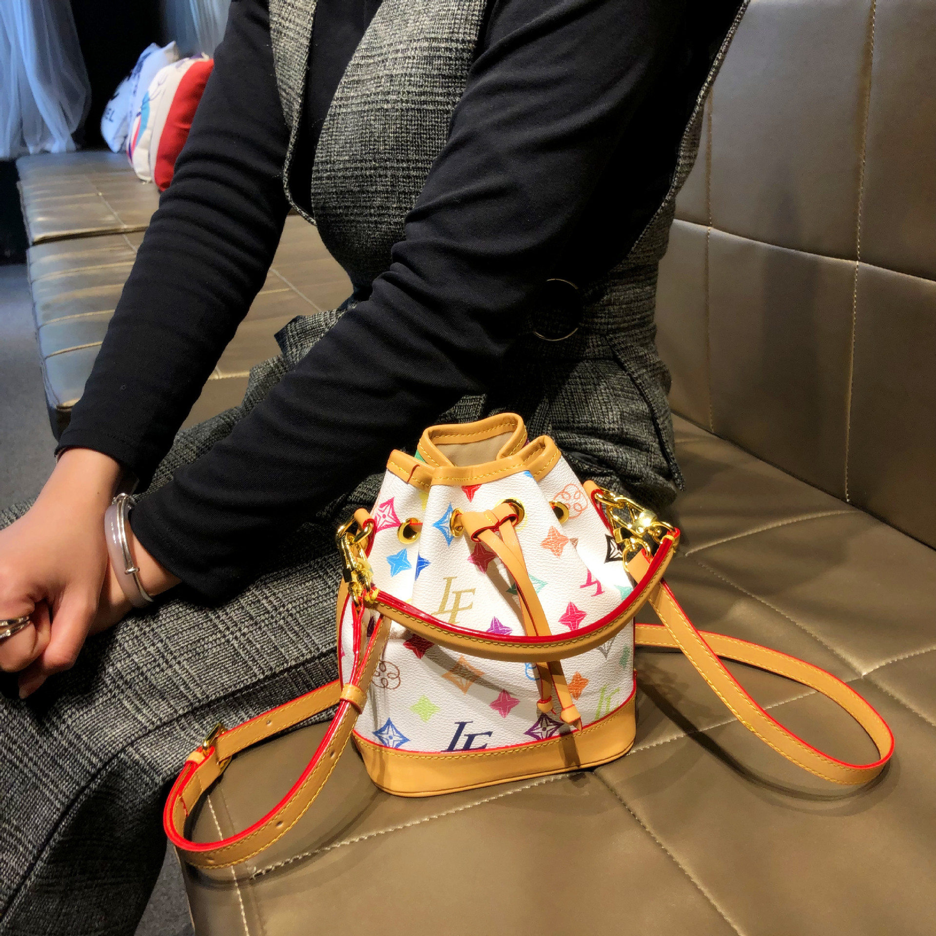 Túi bucket da thật mini nữ đeo chéo xách tay phong cách cao cấp — Nhiều màu