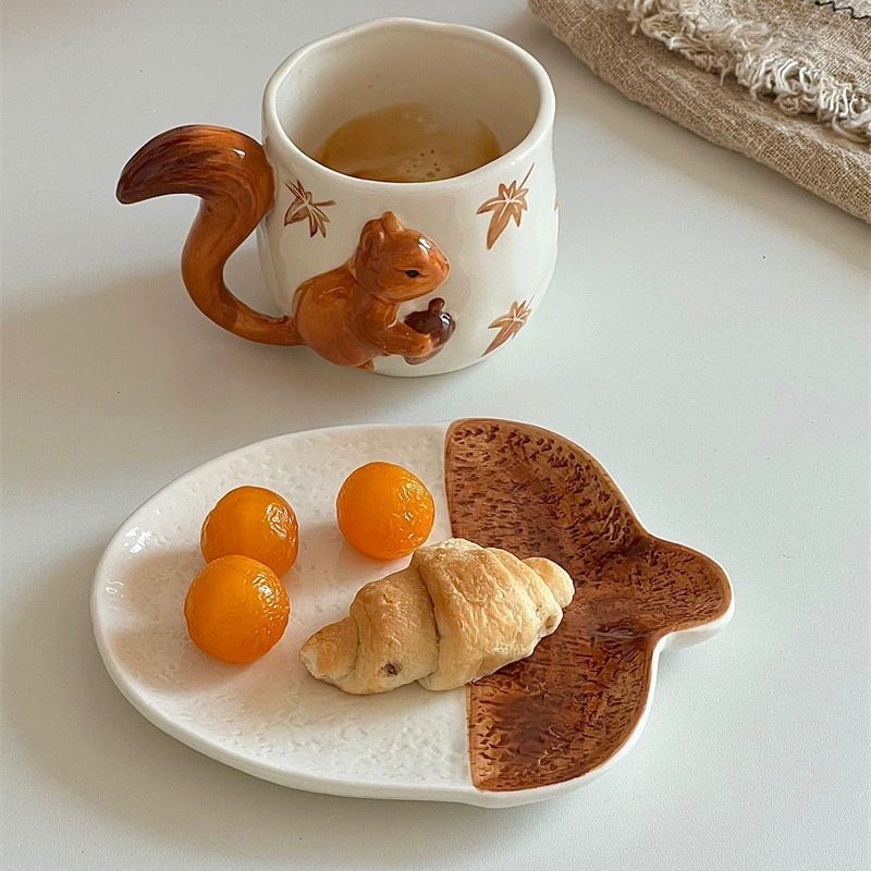 Creative high quality three dimensional ceramic maple leaf for home use, internet celebrity, hand painting