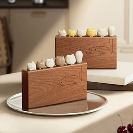 医药箱;衣钩/挂钩;收纳盒