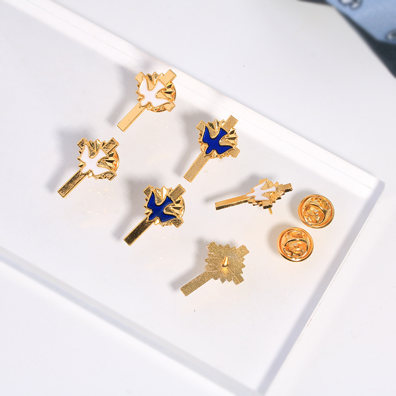 Transfronteriza goteo de aceite paloma blanca broche de collar cruz broche accesorios de ropa religiosa regalo insignia de grupo pin