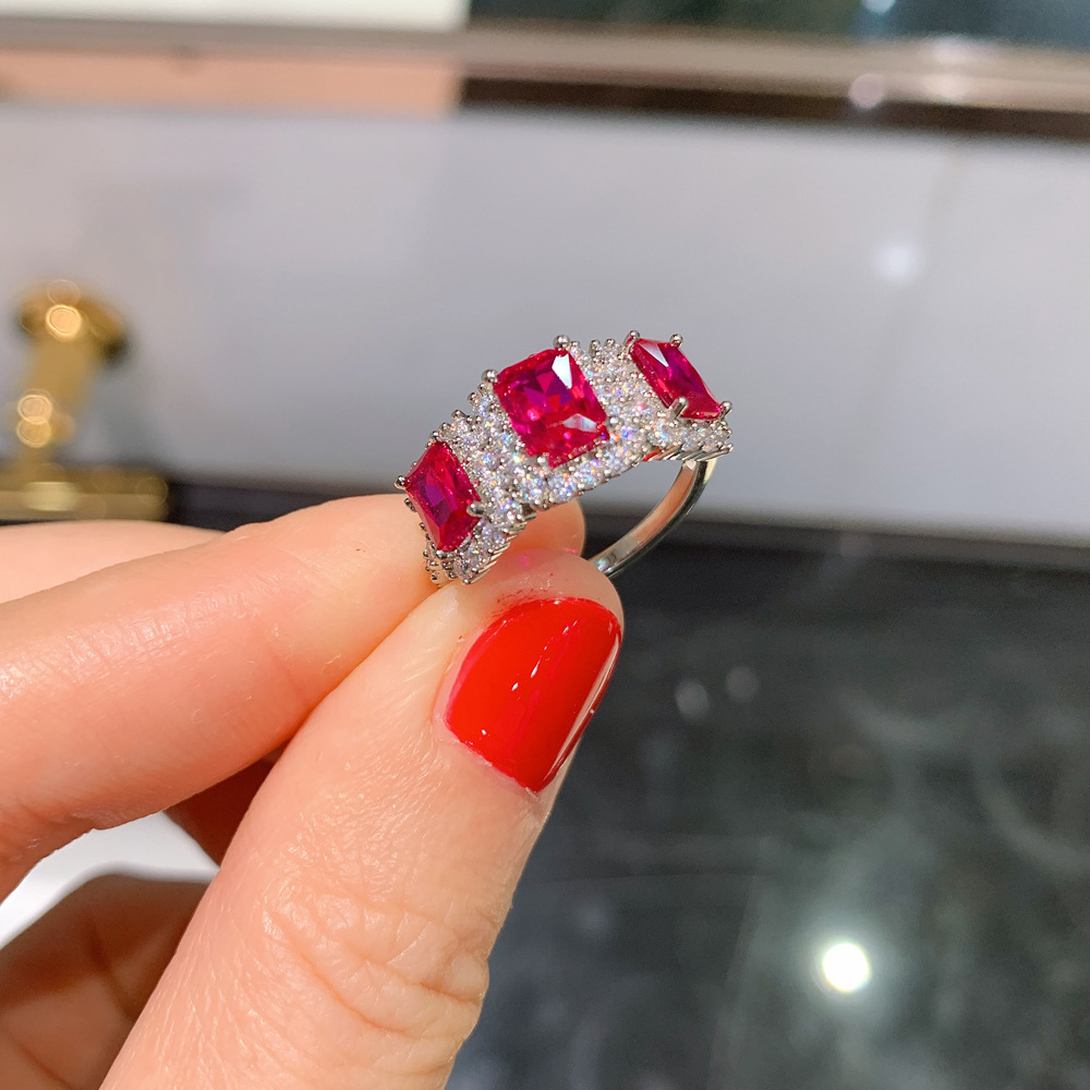 Dames ring met robijn in europese en amerikaanse trendstijl_voghion.com