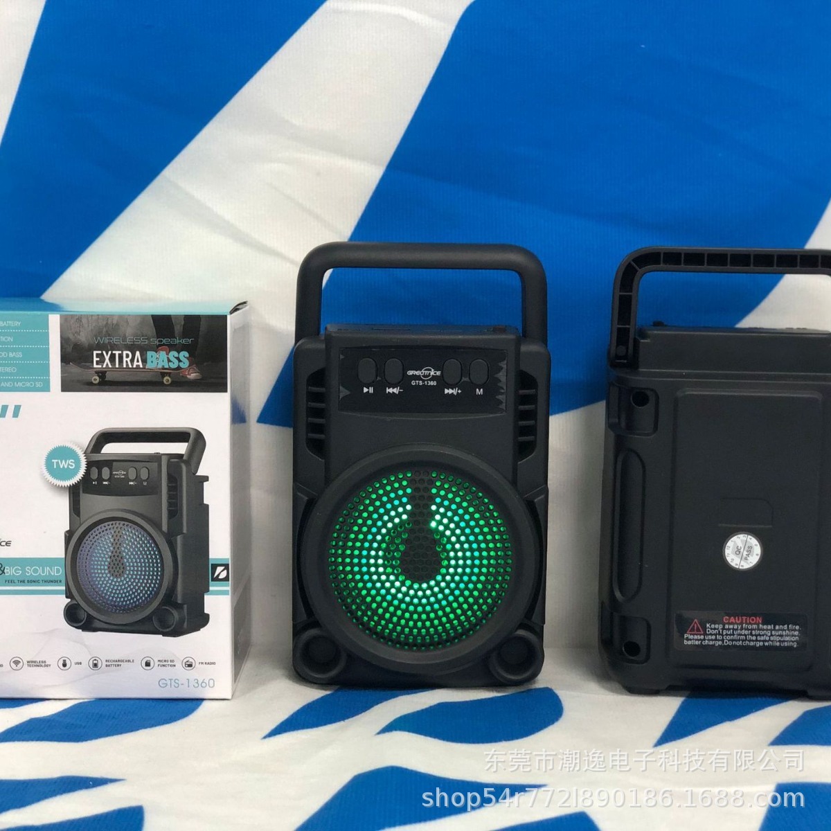 Fábrica directa 1360 nuevo altavoz Bluetooth inalámbrico doméstico al aire libre subwoofer portátil K-canción cuadrada RGB