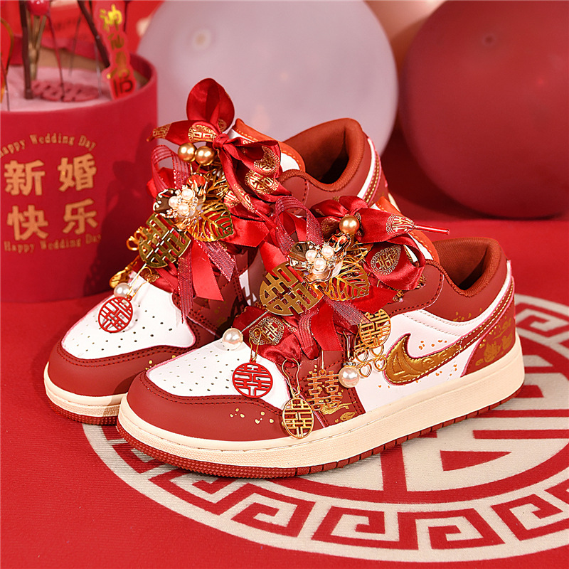 Aj1 Wedding Shoes Red Bridal Shoes New Couple Low-Cut Sneakers Air Force One Xiuhe Wedding Dress Two-Wear Shoes 2025