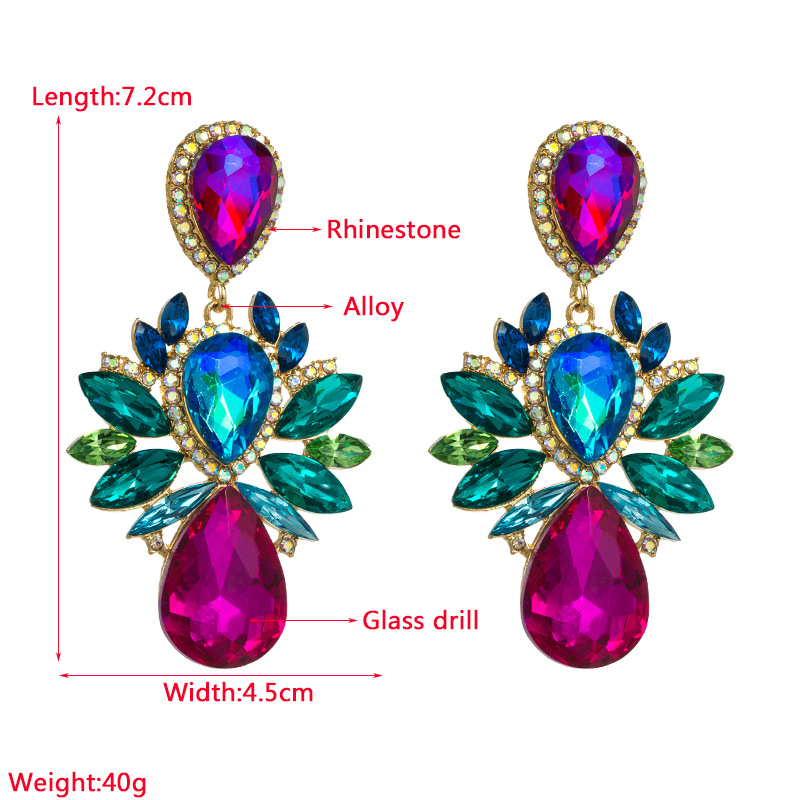 Fashion Geometric Alloy Gold Plated Rhinestones Women's Earrings 1 Pair display picture 1