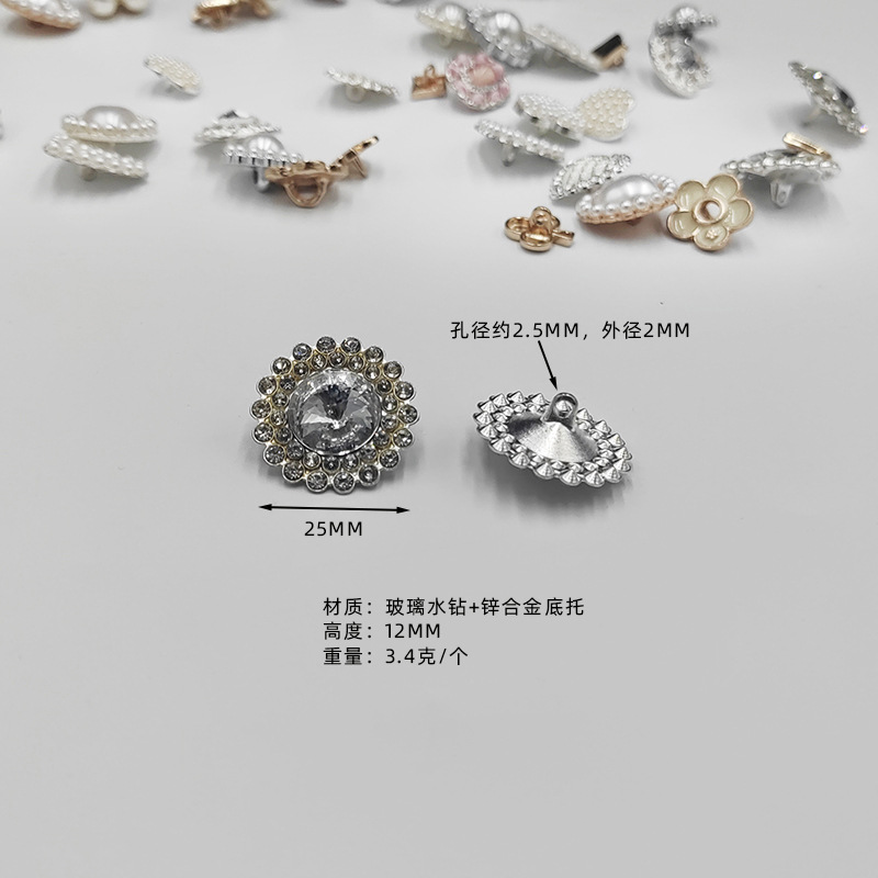 Los fabricantes venden directamente sirimi Diamond hebillas llenas de joyas de aleación de corazón de melocotón accesorios de ropa con botones de pies
