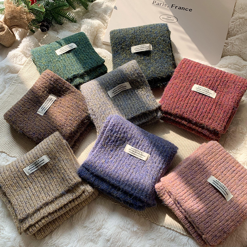 2025 bufandas transfronterizas de invierno femeninas de alto nivel nuevo lujo ligero coreano Angela bufandas de punto rojas bufandas al por mayor