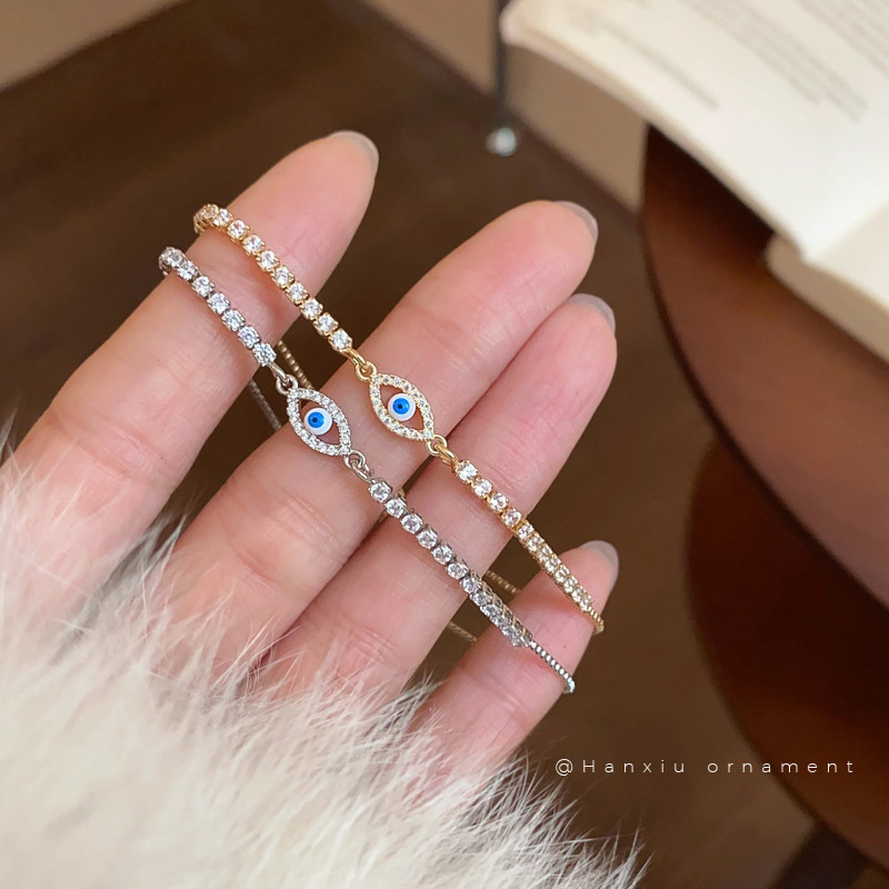 Simple Zircon Oval Eye Bracelet Ancient vintage Retro Bracelet Light Luxury High-end Temperament Bracelet for Women