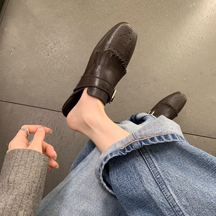 Grape Mom verano nuevo estilo cuero suave todo fósforo retro Bullock tallado borla hebilla Muller medio arrastre mujer