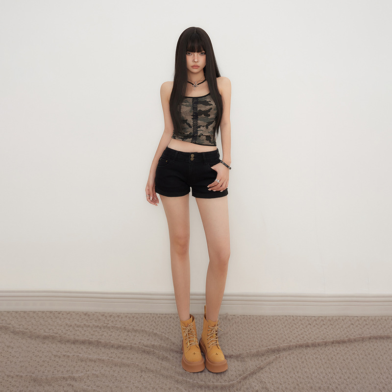 Orange Silk Women's Clothing # American-Style Black Denim Shorts for Women, High-Waisted, Double-Button, Slim-Fit, Hip-Hugging, Stretchy A-Line Hot Pants. Orange Silk Women's Clothing # American-Style Black Denim Shorts for Women, High-Waisted, Double-Button, Slim-Fit, Hip-Hugging, Stretchy A-Line Hot Pants.
