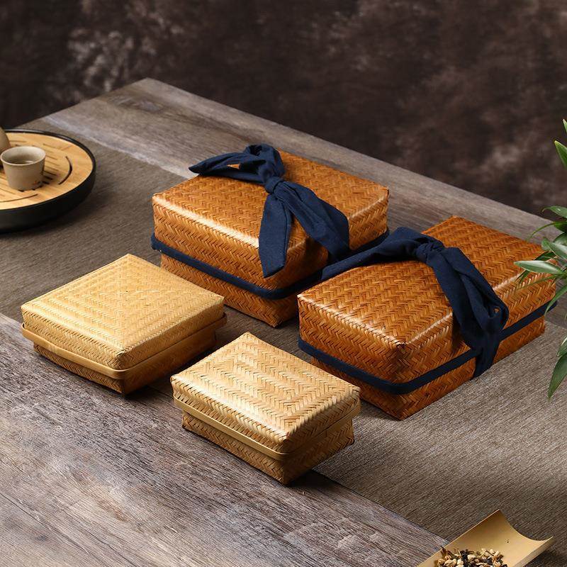 Bamboo woven Kung Fu tea set storage box with lid, dustproof teacup holder, teapot box, portable tea ceremony storage basket for home use.