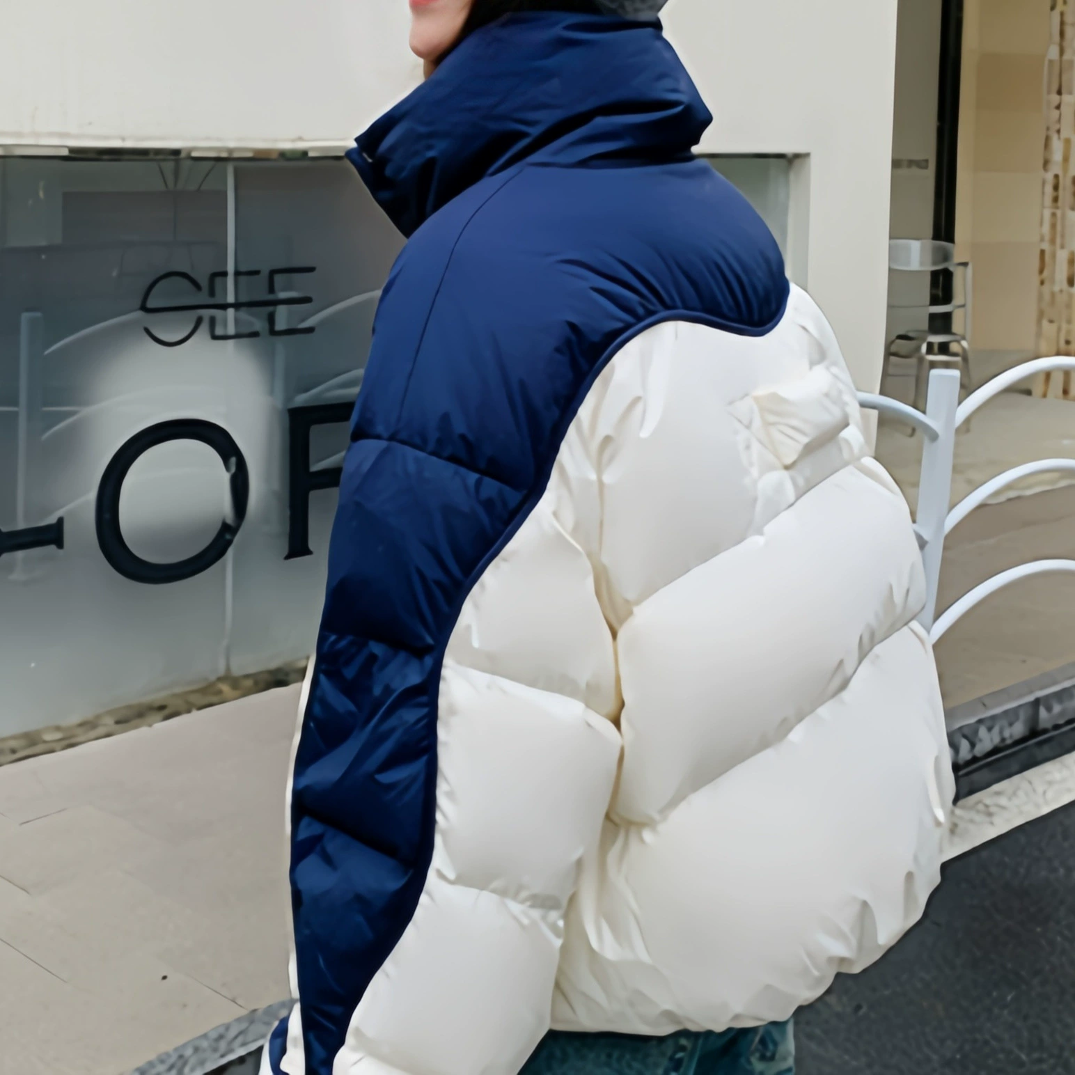 Winter short trend down jacket for leisure, 2024 years, oversize, increased thickness