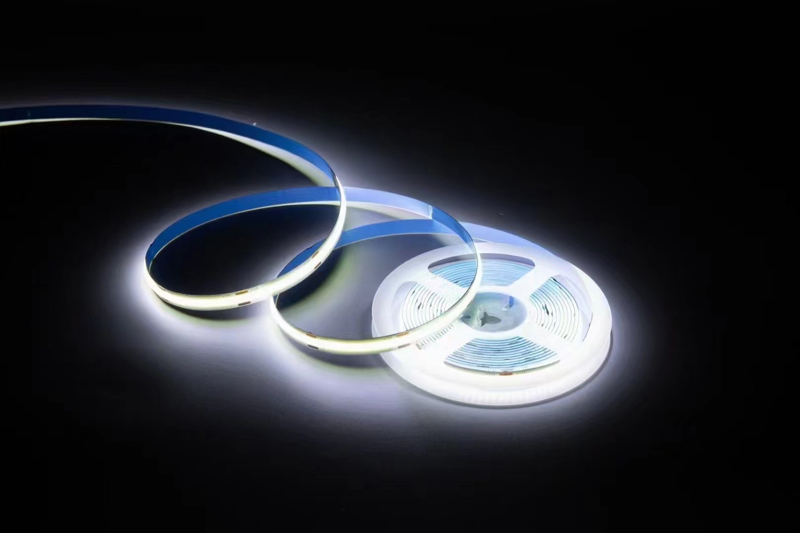Super brillante 24V autoadhesivo ultra delgado hogar COB lámpara de techo de la sala de estar línea LED lámpara suave correa al por mayor transfronteriza