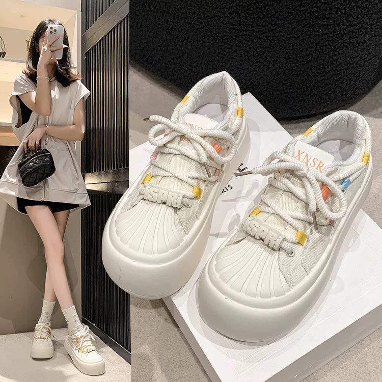 Маленькие белые туфли на толстой подошве женские холщовые туфли 2024 весна лето новая новая женская обувь дикая повседневная молочная обувь fufu