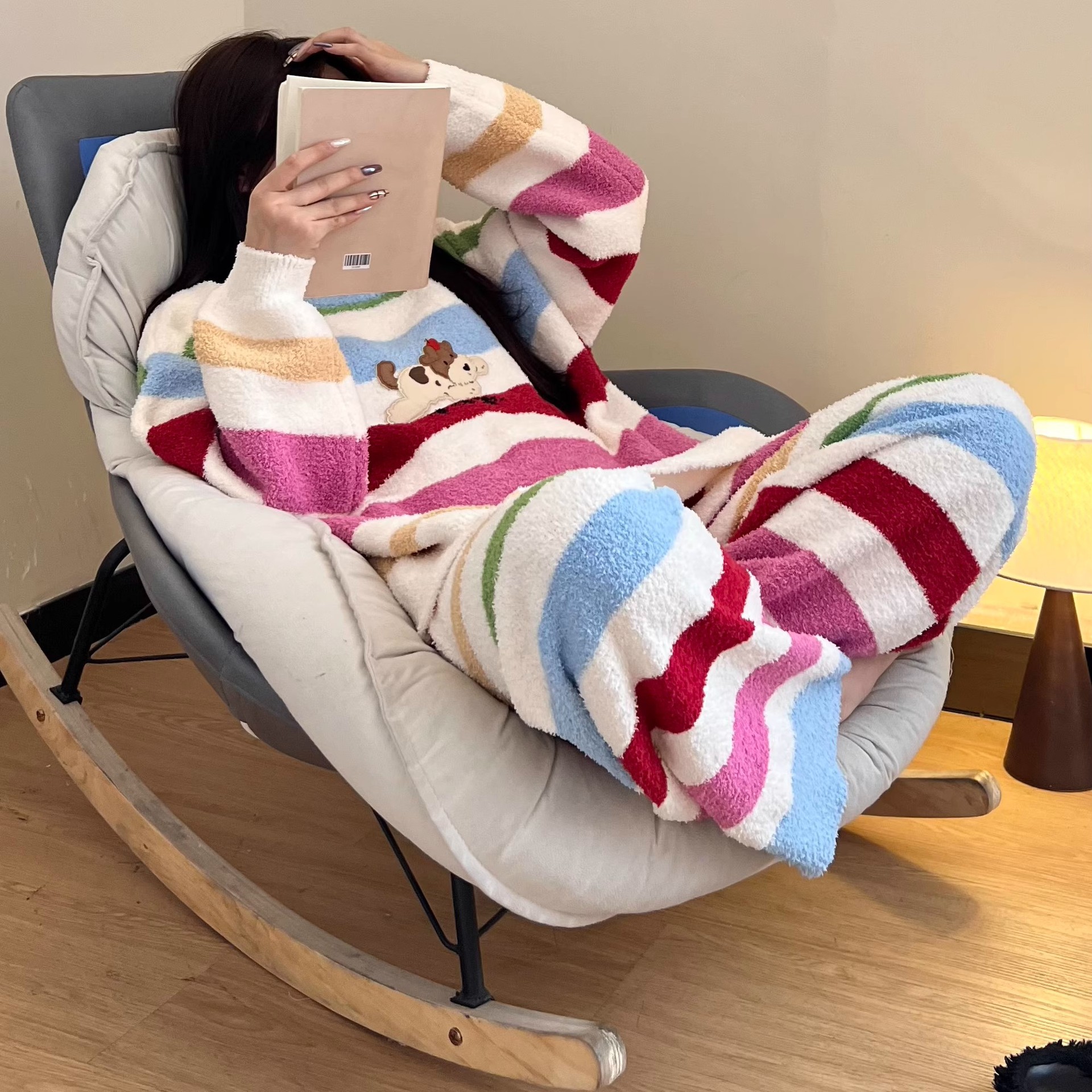 厂家现货睡衣女秋冬季高级感条纹卡通加厚加绒家居服两件套装批发