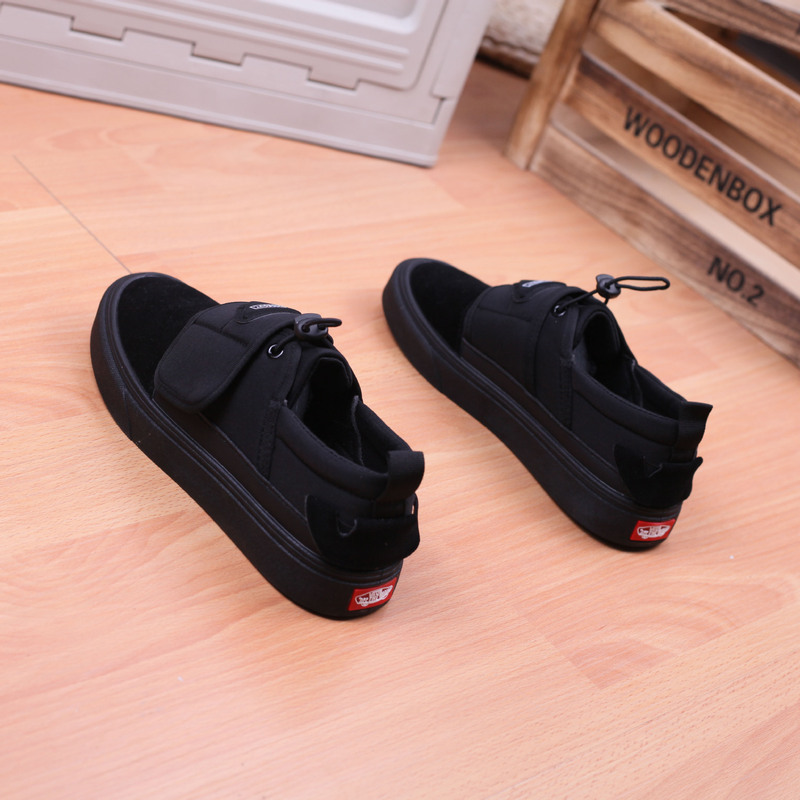 Couple's Matching Sports Casual Shoes, Black Warrior Style, Magic Tape Slip-On Trendy Shoes, Low-Top Non-Slip Sneakers for Men and Women Couple's Matching Sports Casual Shoes, Black Warrior Style, Magic Tape Slip-On Trendy Shoes, Low-Top Non-Slip Sneakers for Men and Women
