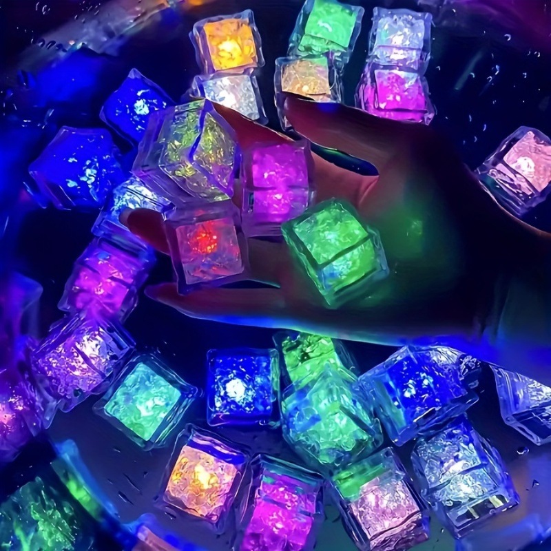 Explosiones transfronterizas de hielo luminoso colorido flash lento parpadeo cuadrado de hielo iluminado en el agua LED inducción juguete luminoso