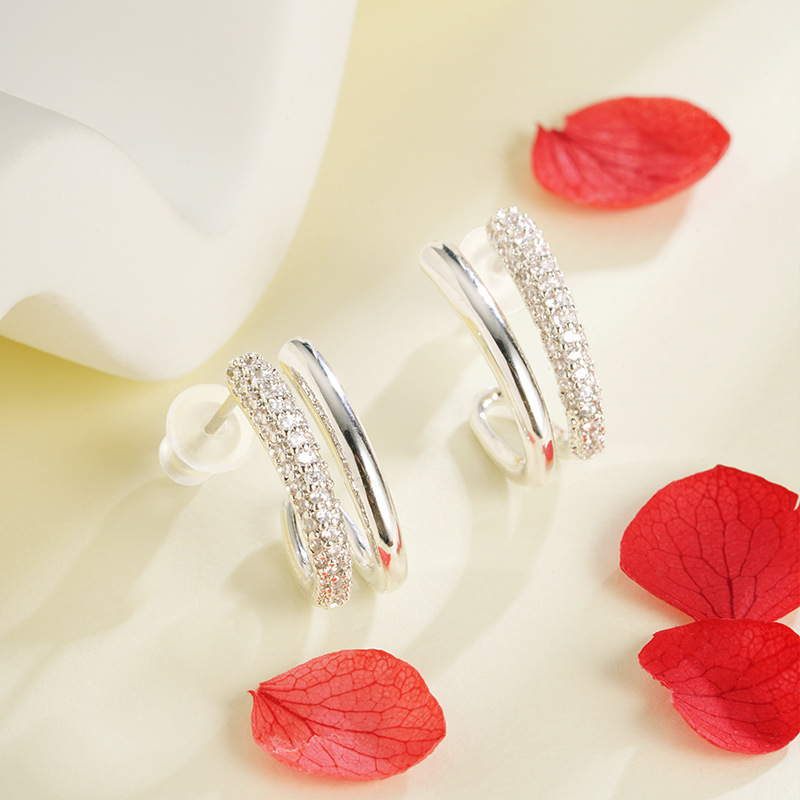 Nueva moda simple imitación de pernos de diamante ins aretes rojos en línea nicho temperamento ligero lujo fino fábrica de auriculares suministro directo