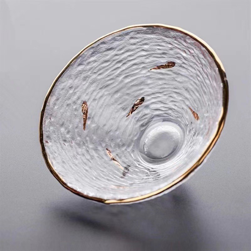 Taza para degustación de té, taza de té pequeña de vidrio, juego de té Kung Fu, taza cónica transparente resistente al calor con pintura dorada para el hogar, taza de vidrio martillado. image 4