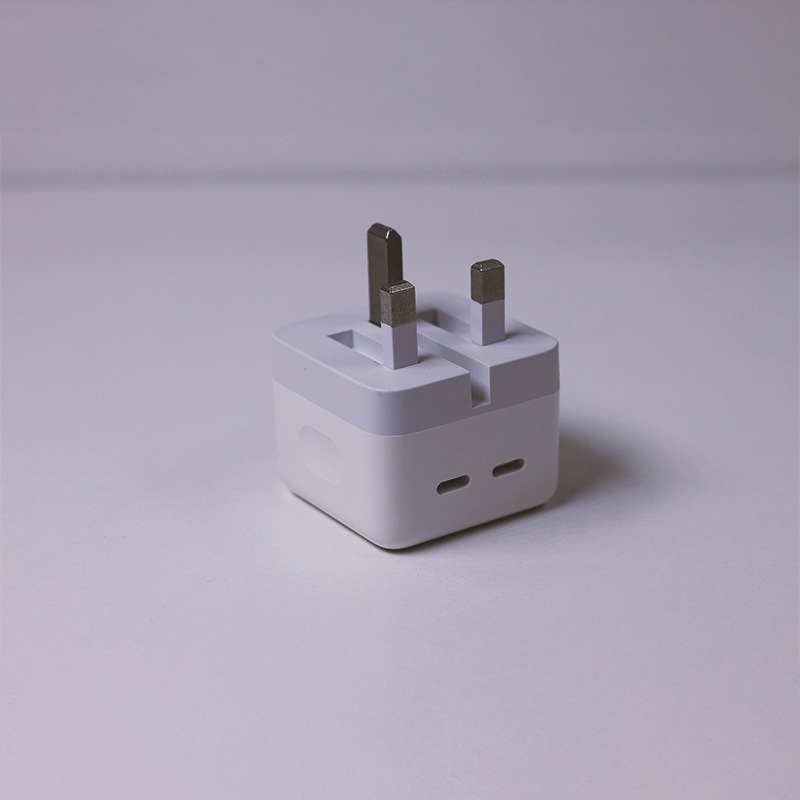 Cargador PD 20W para iPhone 15/14, carga rápida universal, compatible con toda la serie Apple.