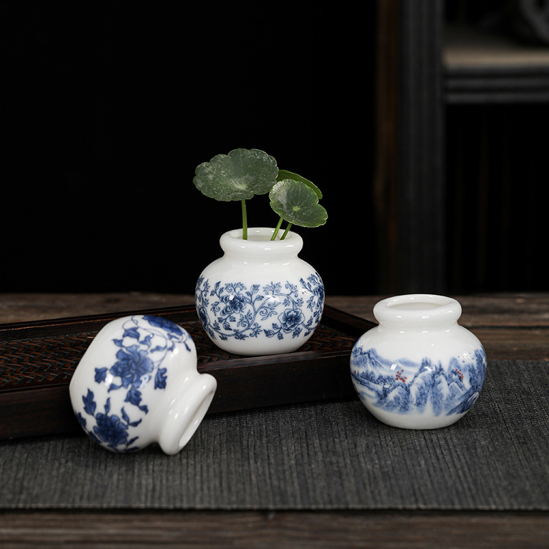 Mini Vintage Blue and White Porcelain Small Jar Copper Money Grass Hydroponic Small Vase Ceramic Desktop Tea Ceremony Decorative Small Ornaments Mini Vintage Blue and White Porcelain Small Jar Copper Money Grass Hydroponic Small Vase Ceramic Desktop Tea Ceremony Decorative Small Ornaments