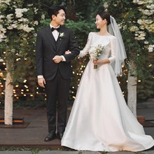 跨境新款秋冬优雅缎面长袖婚纱户外草坪婚礼高级感小拖尾出门纱