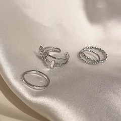 Yuanshuoの新しいサイズの蝶の4つのセットの指輪insの冷たい風の指環の女性の大衆の設計のクールな潮は配合します。