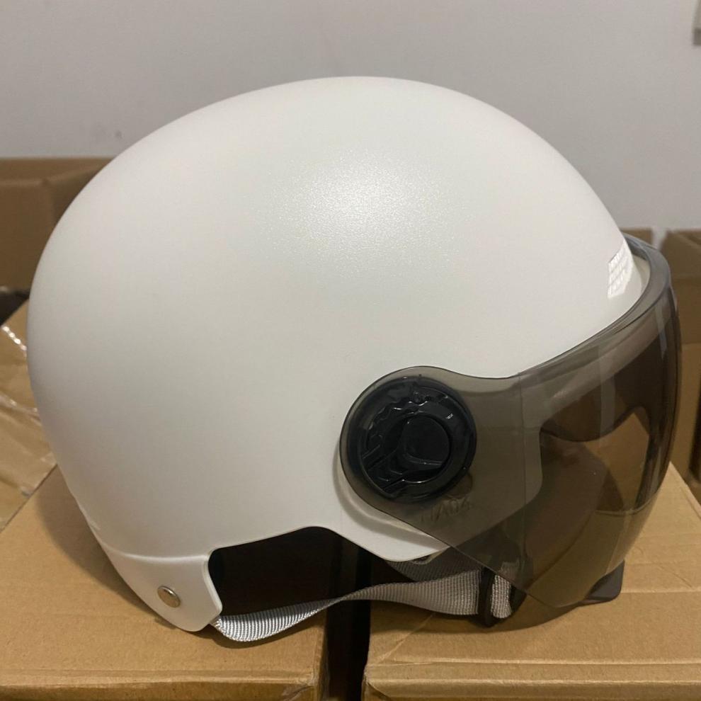 National standard 3C certified electric scooter helmet, lightweight half helmet for men and women, suitable for all seasons, motorcycle safety helmet, stylish design for delivery riders