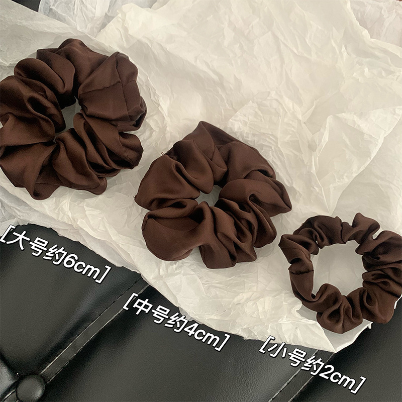 다크 브라운 큰