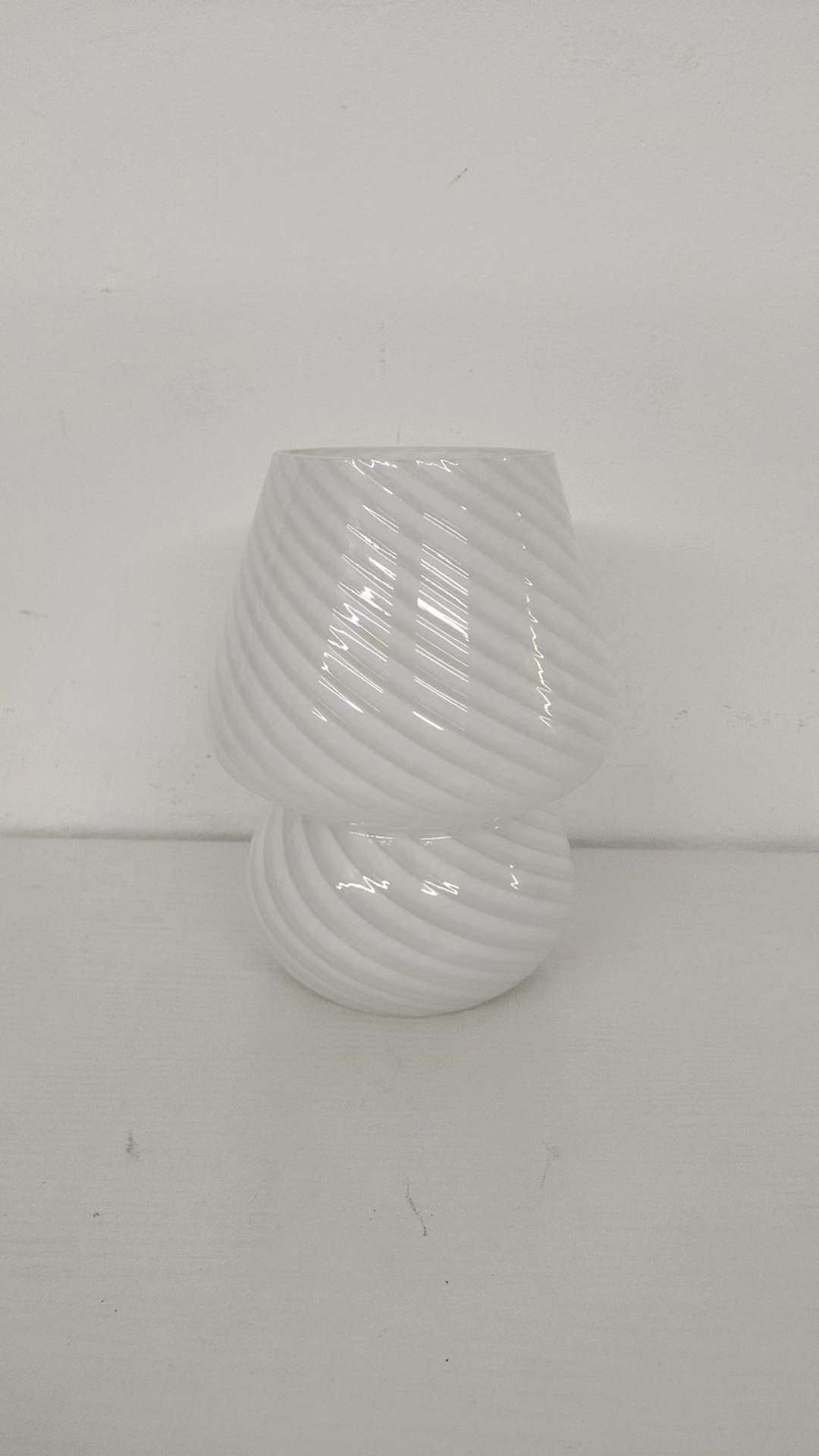 Lámpara de mesa escandinava, lámpara Temu, iluminación retro Bauhaus, lámpara de escritorio sencilla para estudio, dormitorio, mesita de noche, forma geométrica