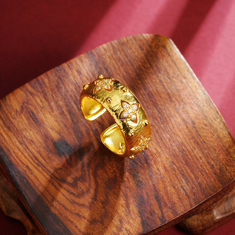 Anillo de oro antiguo vietnamita de diamantes retro puntos de cuatro hojas flor anillo de seda de dibujo de joyas de alta moda