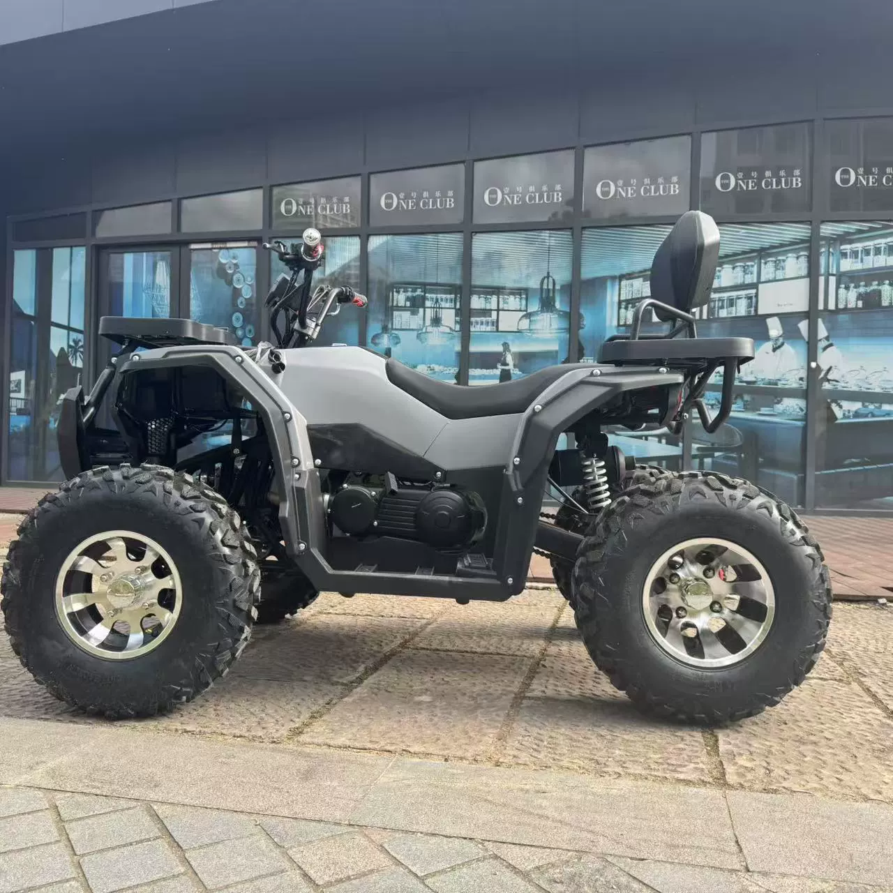 Автоматический четырёхколёсный ATV, вседорожный, с валом‑приводом, для горного внедорожья
