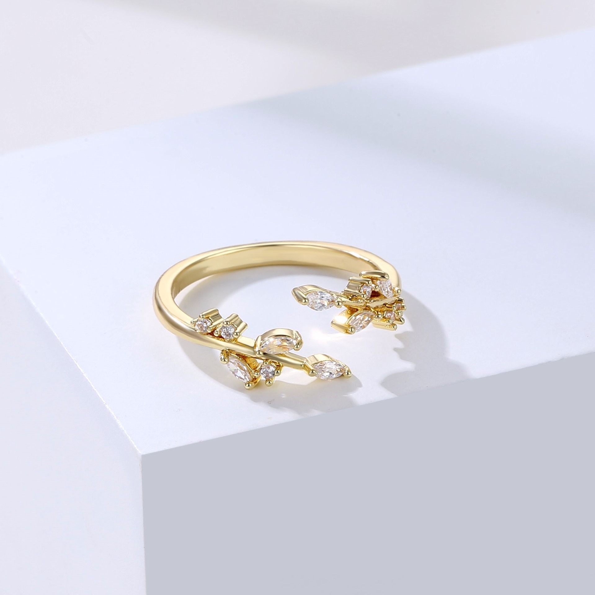 Sophisticated white golden ring with zircon stainless steel