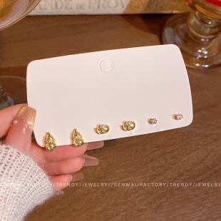 �����b���JԪ���ʯ���b���Ů���sС�ɚ��|�B�����h�ٴ�һ�ܶ��