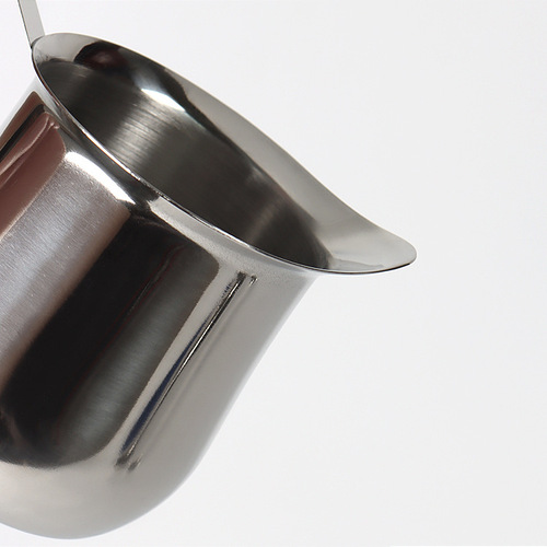 Stainless steel mini milk pitcher, espresso ounce latte art cup, measuring cup, honey milkshake jug, milk bowl, Western-style juice dispenser, and sauce cup