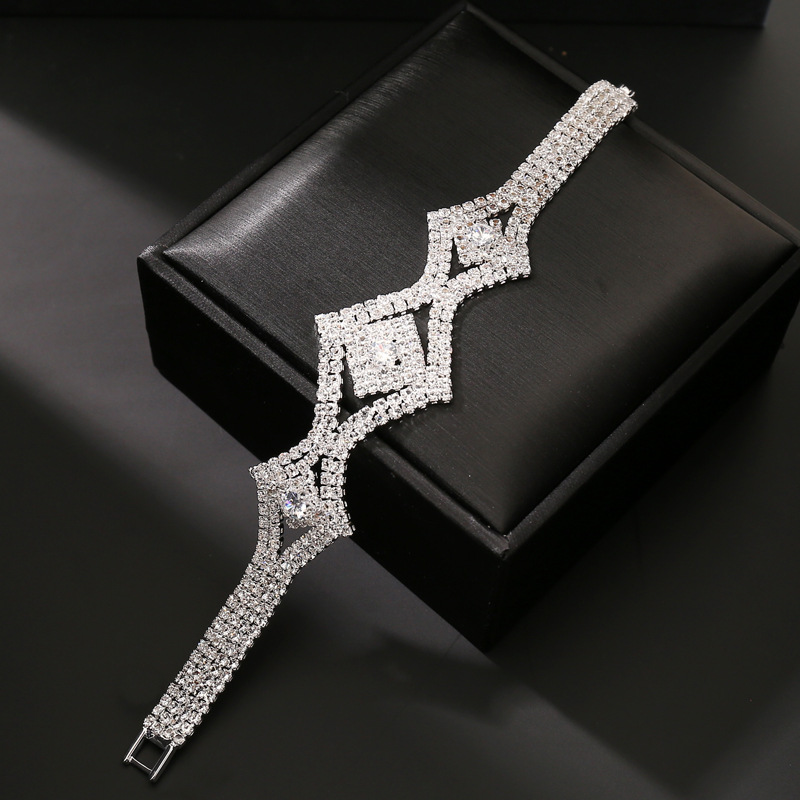Mode Einfache Volle Diamant Armband display picture 2