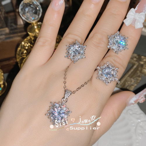 SIsi Brilliant Princess Pink Gemstone Ring for Women 18K Plated Hollow Seiko Snowflake Earrings Inlaid with Zirconium Live Set