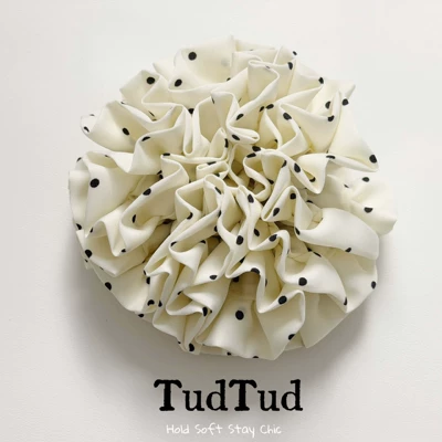 hair accessory with floral – Saç üçün rezinlər - milky-polka-dot-scrunchie