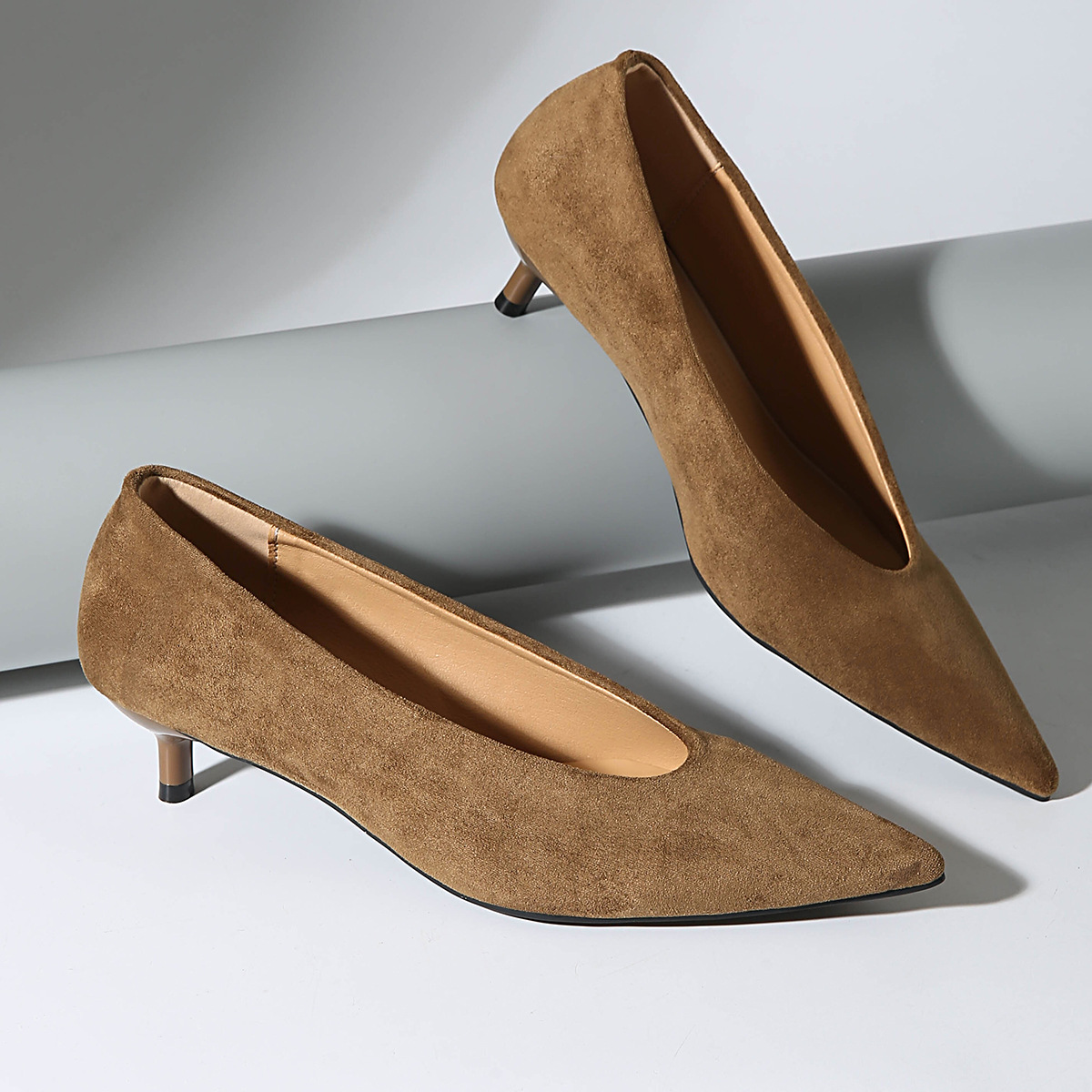 Pointed-Toe Cross-Border Suede Low-Heeled Shoes 2026 Spring New Large Size Elegant Stiletto Shallow Mouth Professional Women's Shoes
