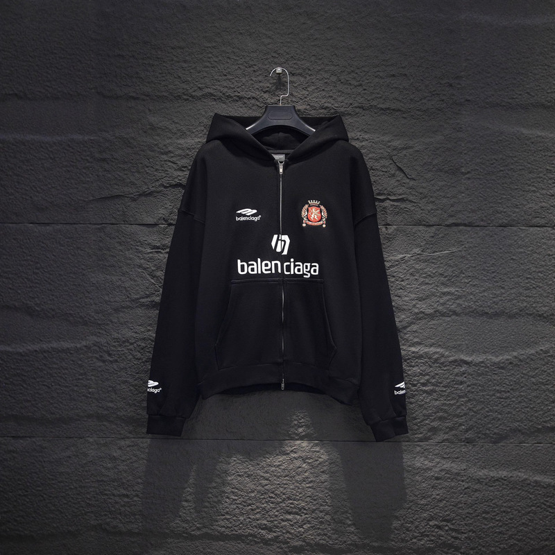 Correct Version of Paris B's New Autumn and Winter Collection: Manchester United Embroidered and Printed Zip-Up Hooded Sweatshirt for Couples Correct Version of Paris B's New Autumn and Winter Collection: Manchester United Embroidered and Printed Zip-Up Hooded Sweatshirt for Couples
