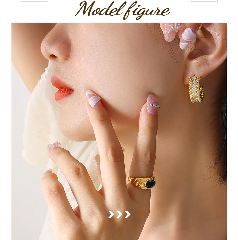 Retro C Shape Titanium Steel Inlay Zircon Ear Studs 1 Pair