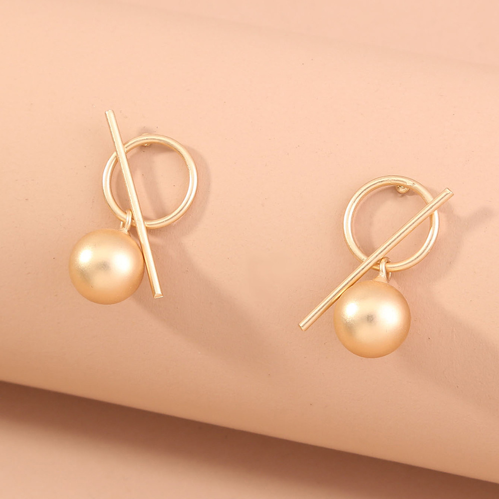 Retro Matte Texture Simple Geometric Alloy Earrings Women display picture 1