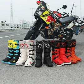 骑行鞋;足球鞋;溯溪鞋