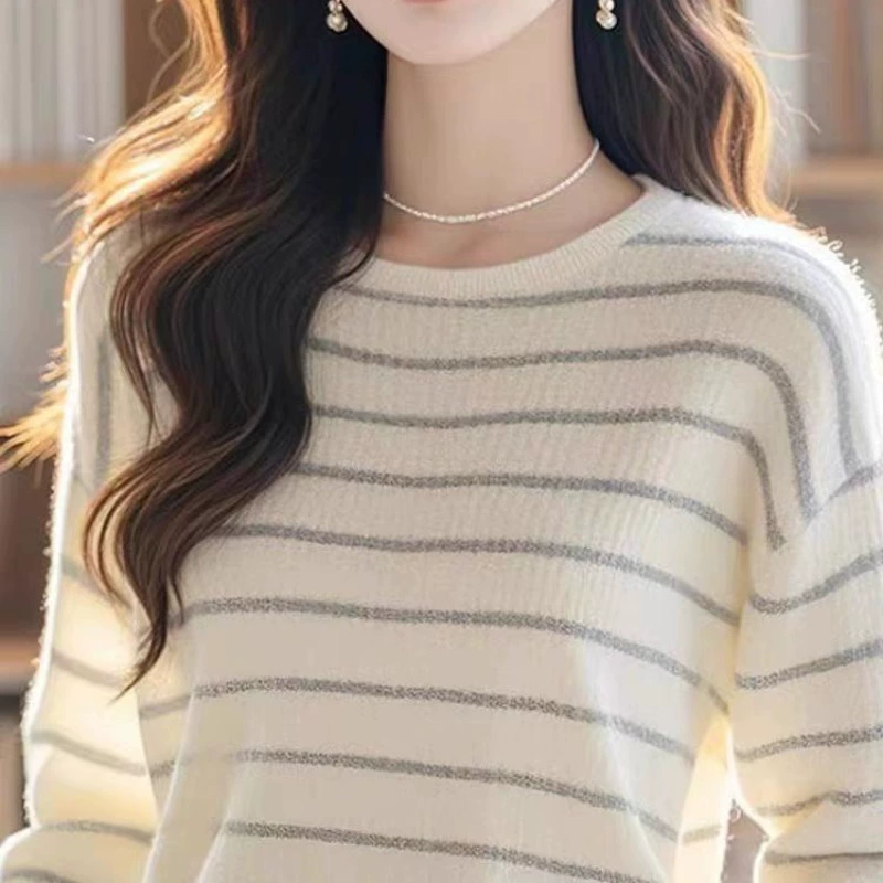Knitted autumn base body-friendly sweater, oversize