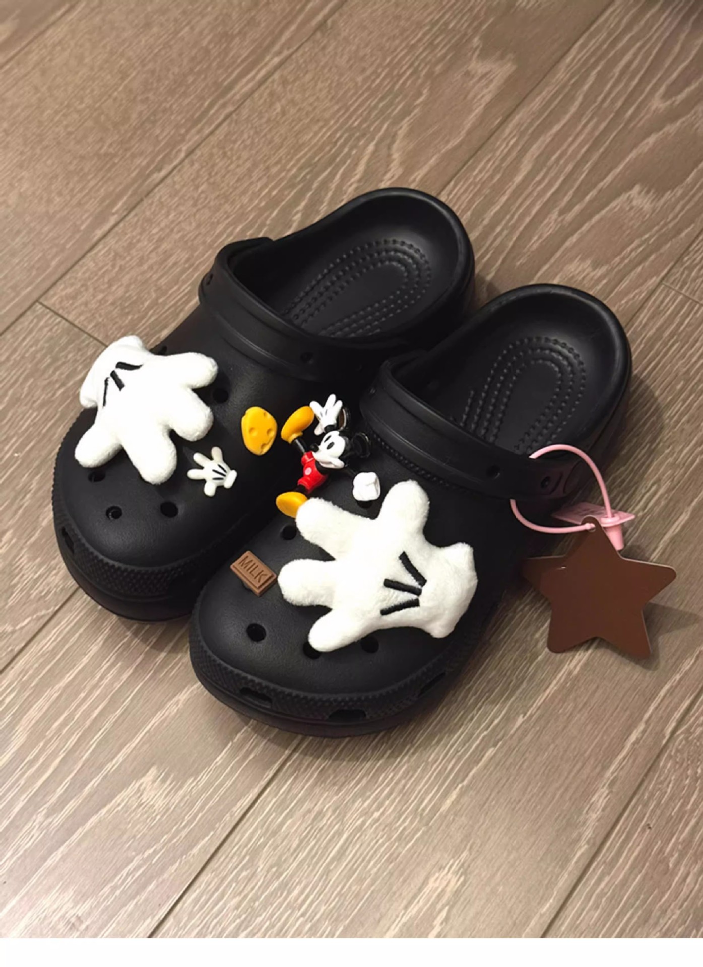 Cute Mickey cubre la cara, guantes pequeños, zapatos con agujeros, trajes de flores, zapatos con agujeros, accesorios decorativos, hebillas de zapatos, accesorios