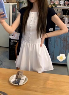 25��С���߶���Ʒ�弃С�׻�����ҟo���B��ȹ���s�д���һ�����l