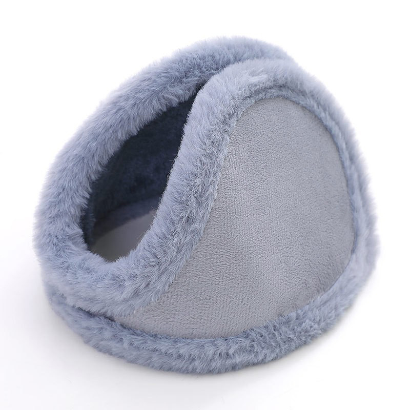 耳カバーの男性は冬に保温して凍らない耳に耳をかぶせて冬に耳をかぶせて耳を温めて防寒耳カバーを厚くする