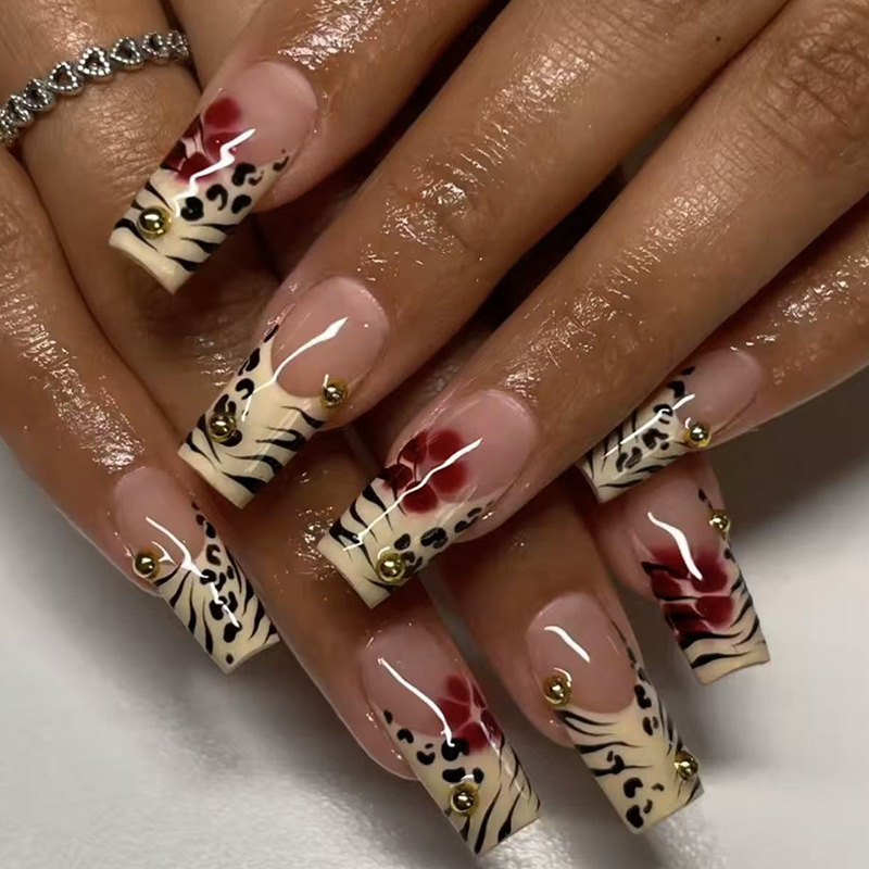 Milk Apricot Pudding French Leopard Print Floral Niche Sweet and Spicy Fashion European and American Style Removable Manicure 30 Pieces