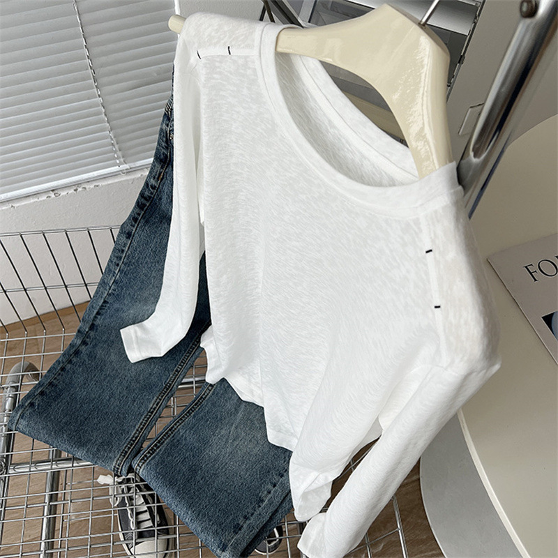 White Long-Sleeved T-Shirt for Women in Spring & Fall with Slightly See-Through Snowflake Cotton Round Neck, Right Shoulder, Loose Inner Layering Top, Trendy