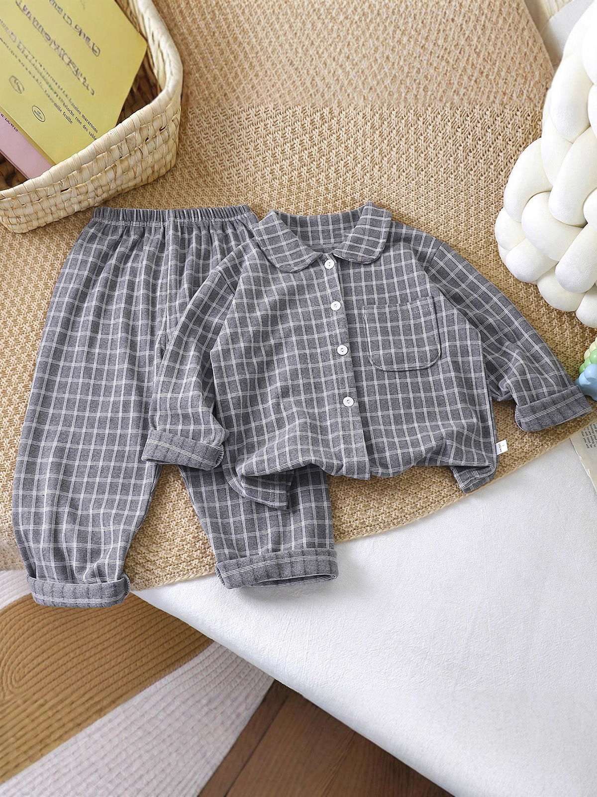 Pajamas infantiles de cotton de estilo coreano para niños y niñas, camisetas simples a cuadros, ropa para el hogar con solapa de dos piezas para mantener el calor