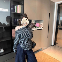 复古撞色条纹斜肩长袖T恤女早秋设计感小众百搭修身显瘦露肩上衣